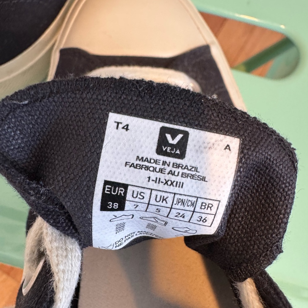 Veja Black and White Sneakers - Picture 5 of 5
